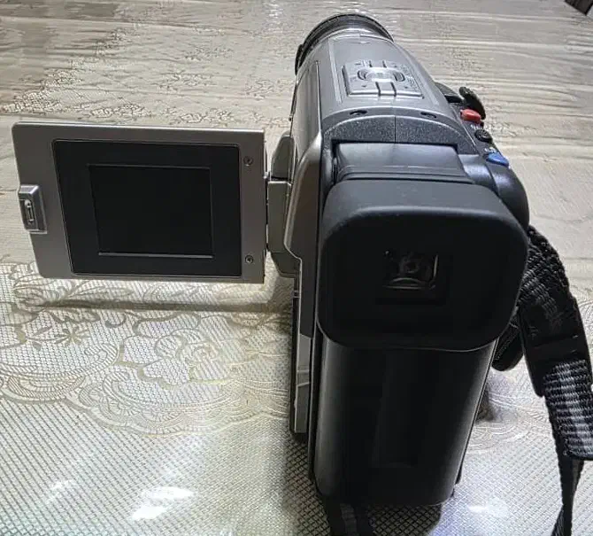 دوربین قدیمی پاناسونیک|دوربین عکاسی و فیلمبرداری|تهران, نیروی هوایی (پیروزی)|دیوار