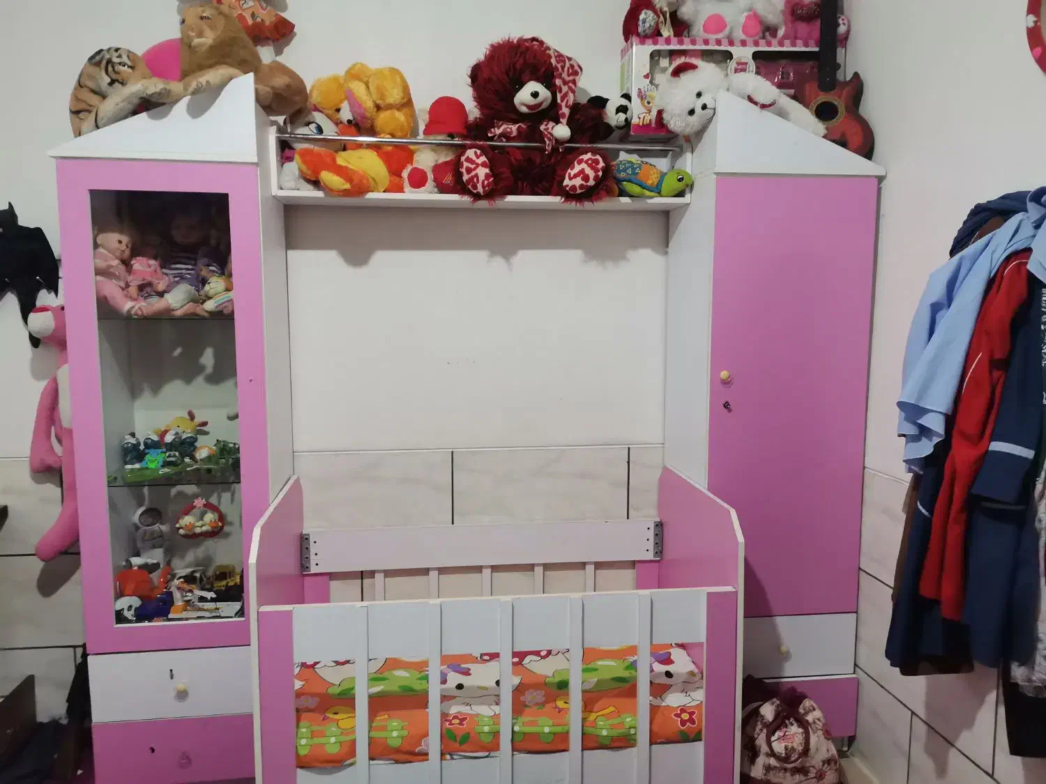 سرویس تخت و کمد بچگانه|تخت و سرویس خواب|شیراز, کوشک میدان|دیوار