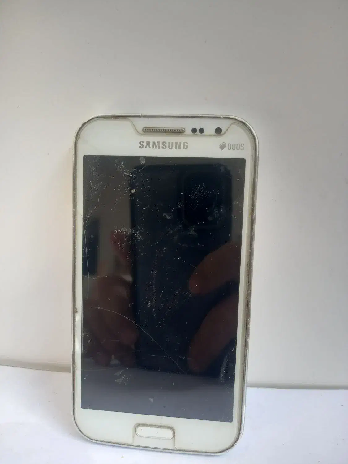 مانیتور هیوندای و گوشی سامسونگ|قطعات و لوازم جانبی رایانه|کاشان, فاز ۲ ناجی آباد|دیوار