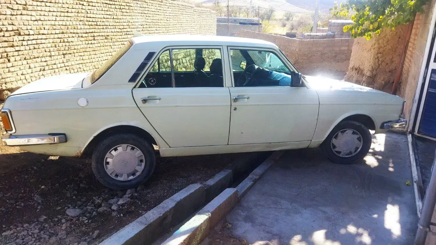 پیکان|خودرو سواری و وانت|شاهین دژ, |دیوار