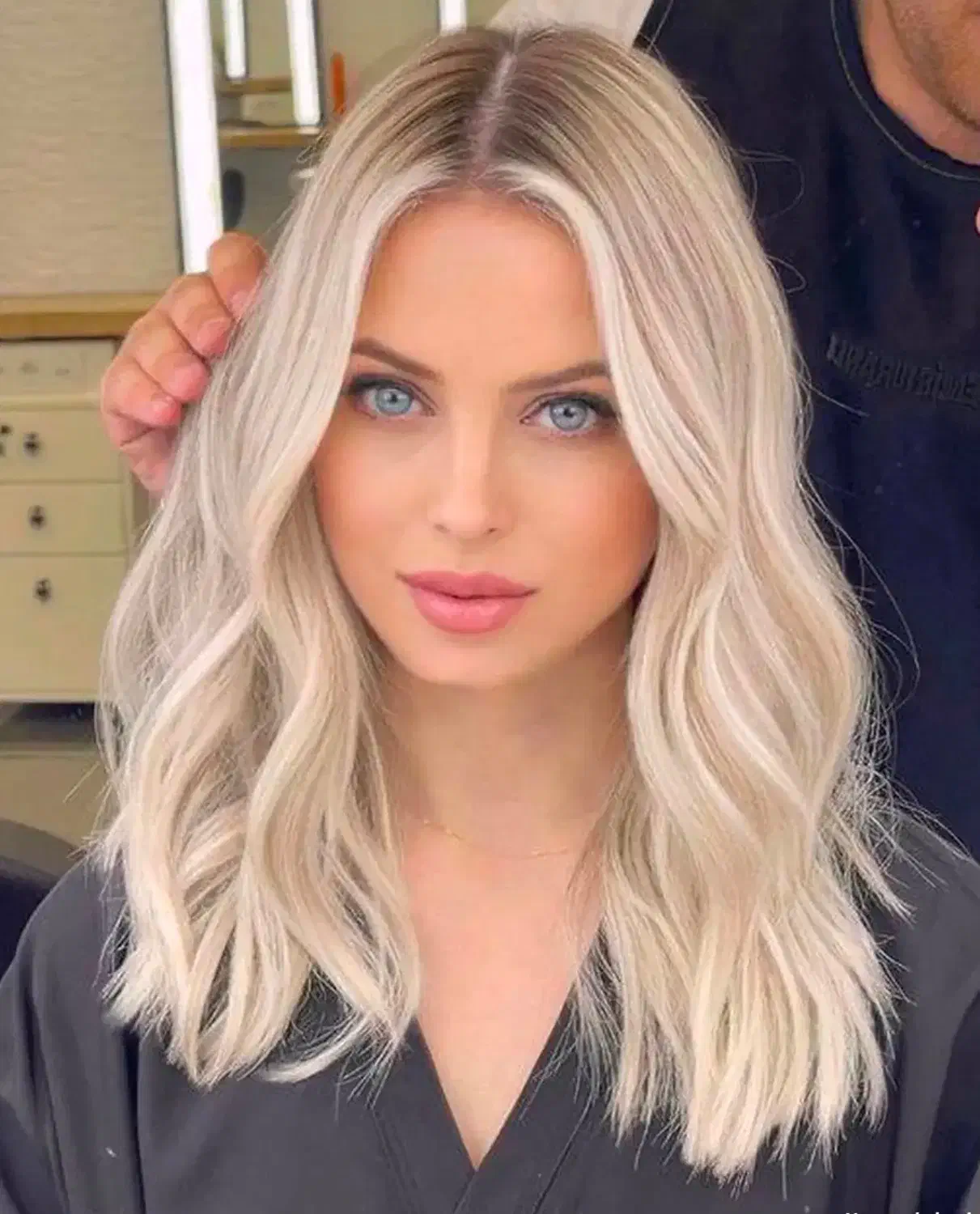 مدل برای رنگ مو|خدمات آرایشگری و زیبایی|رشت, صفاری|دیوار