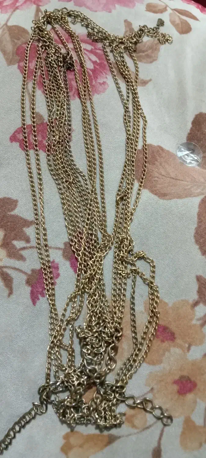 گردنبند بزرگ|بدلیجات|نیشابور, عدالت|دیوار