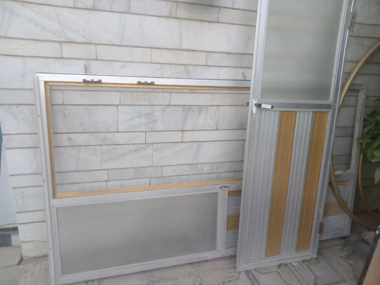 هود لمسی، درب آلومینیوم|هود|نی‌ریز, |دیوار