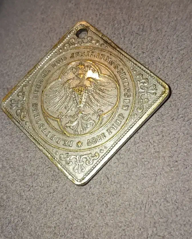 مدال قدیمی و سکه مبارک باد|کلکسیون سکه، تمبر، اسکناس|نجف‌آباد, ویلاشهر|دیوار