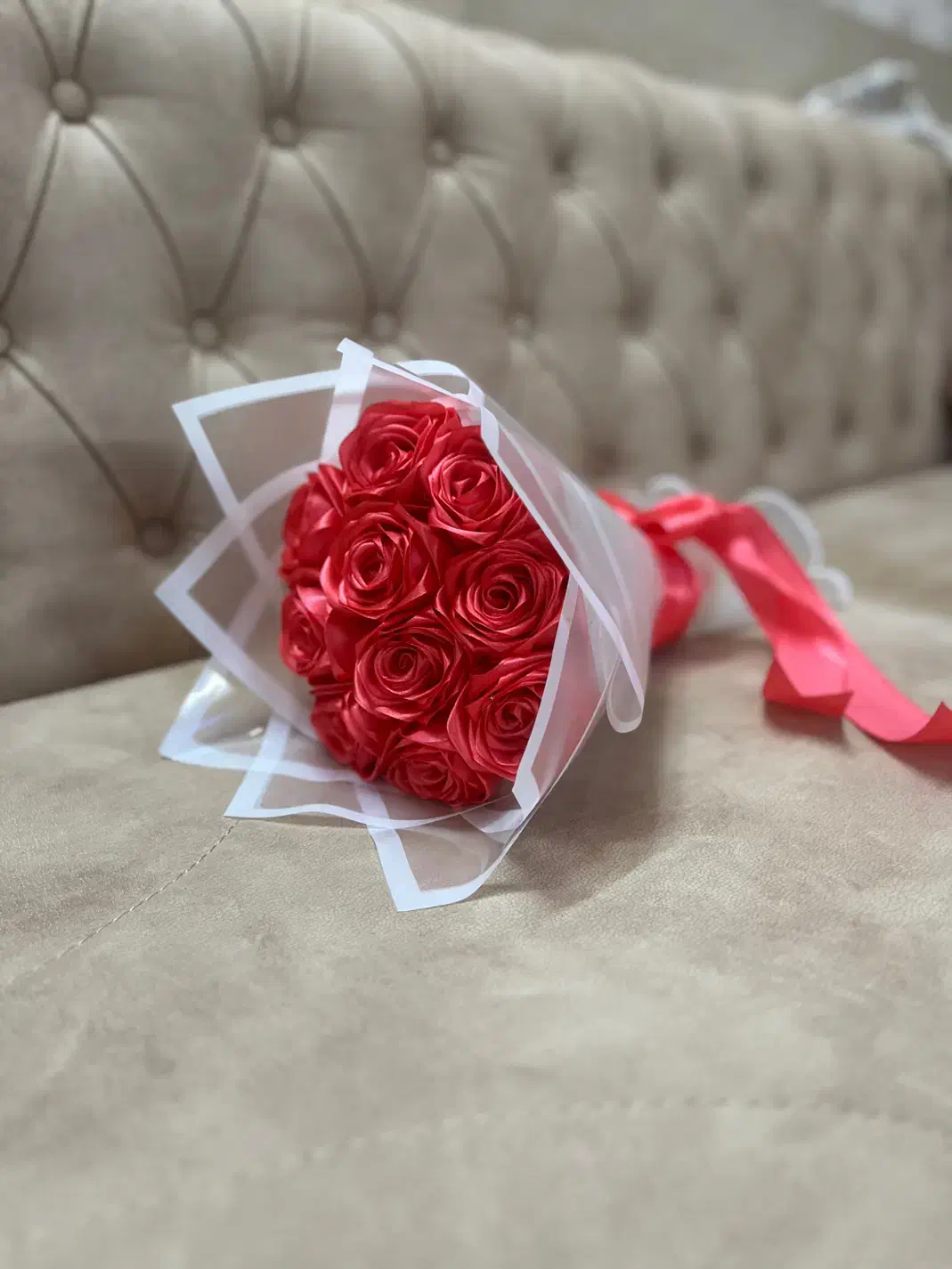 دسته گل ۱۰شاخه قرمز کم حال|گل مصنوعی|سبزوار, علمدار|دیوار