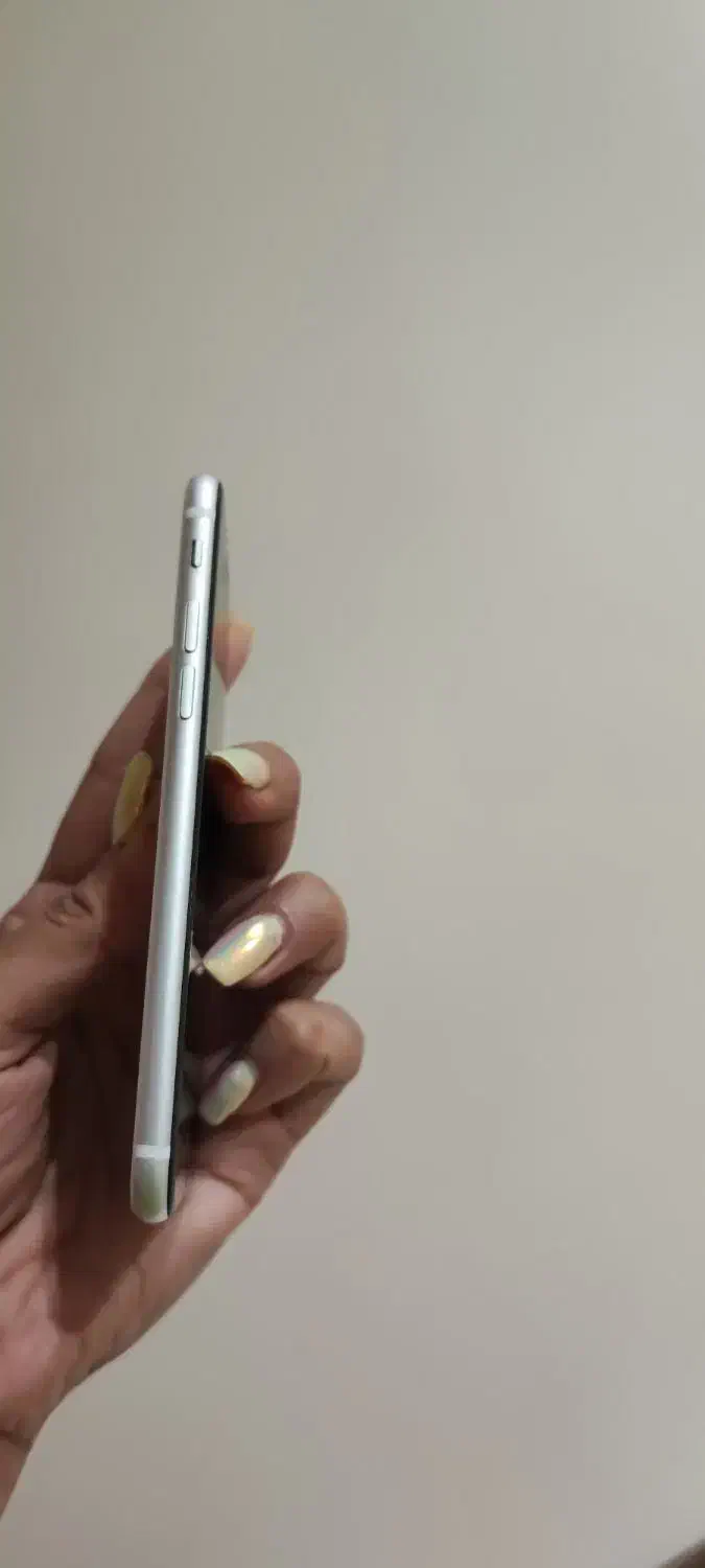اپل iPhone SE (2020) با حافظهٔ ۱۲۸ گیگابایت|موبایل|تهران, شهر زیبا|دیوار