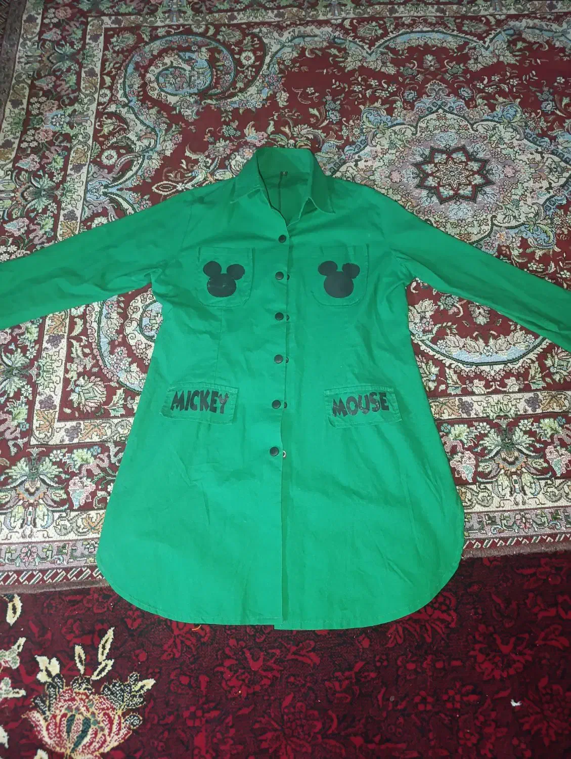 تعدادی  لباس نو|لباس|فسا, |دیوار