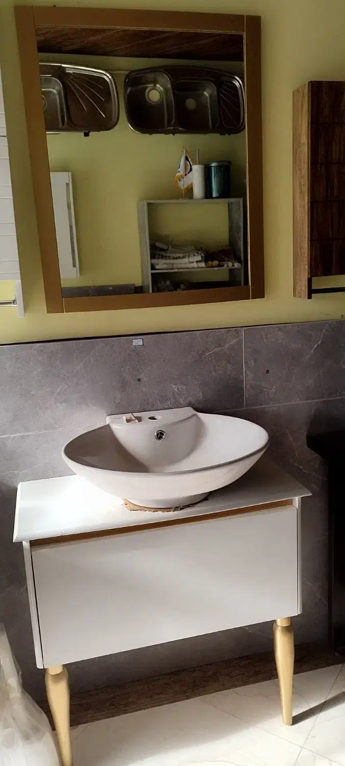 روشویی pvc با آیینه و باکس|لوازم سرویس بهداشتی|قائمشهر, |دیوار