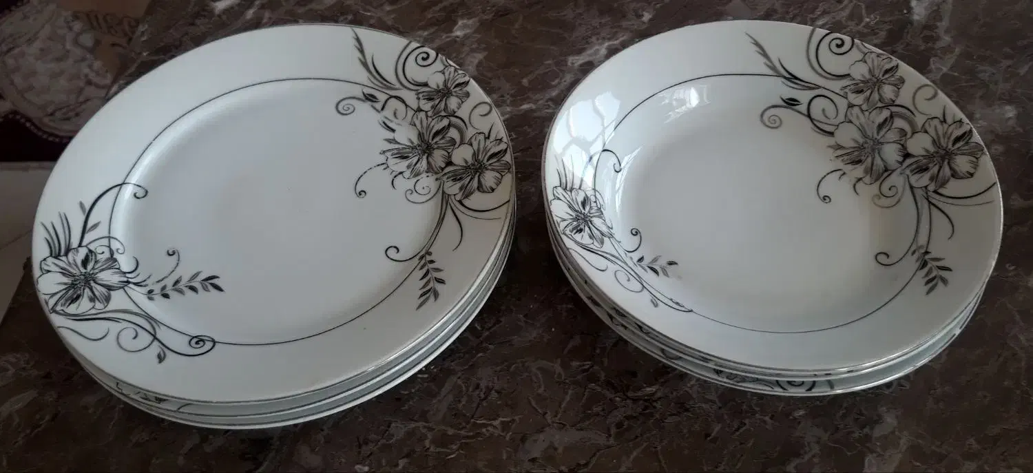 چون تعداد کم هست میخام بفروشم|ظروف سرو و پذیرایی|مشهد, کوشش|دیوار