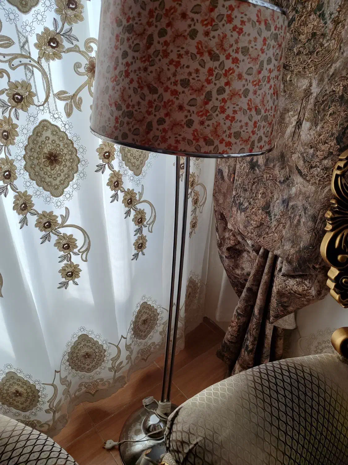 آباژور کنار سالنی|چراغ خواب و آباژور|میاندوآب, |دیوار