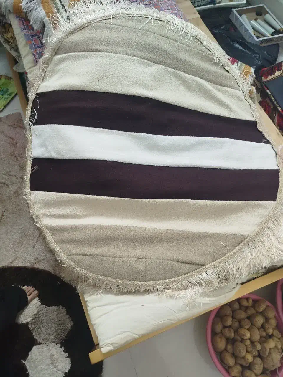 قالیچه و پادری|فرش|مشهد, شهید آوینی|دیوار