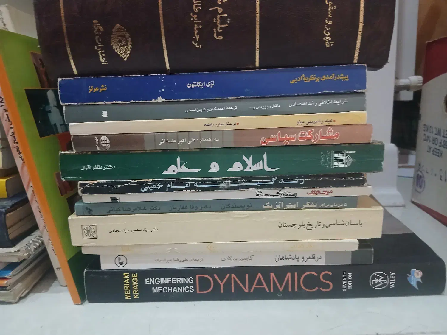 کتابهای در هم تاریخی ،ادبی و سیاسی به فروش میرسد|کتاب و مجله تاریخی|مشهد, تبادکان|دیوار