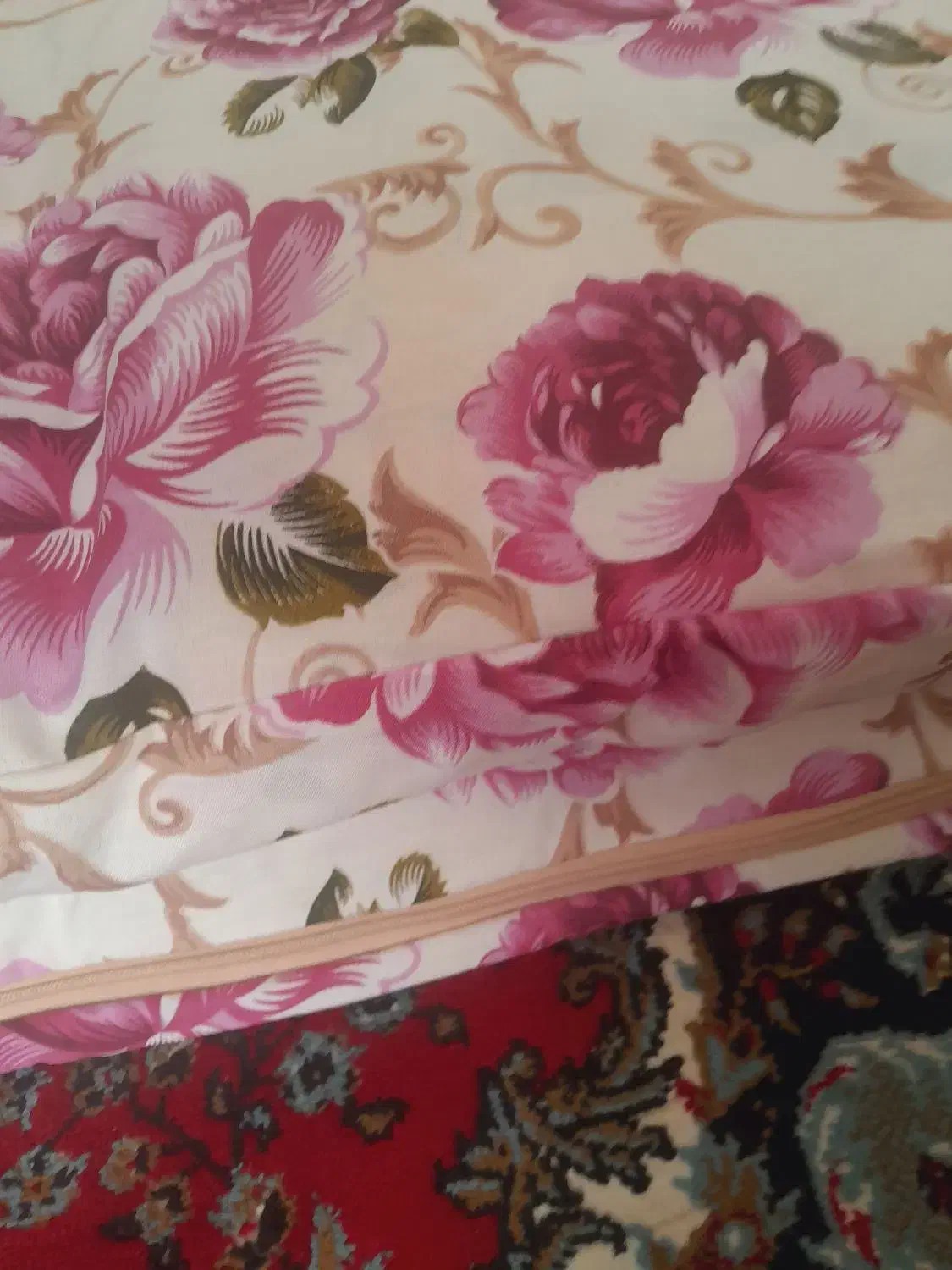 تشک|رختخواب، بالش، پتو|نقده, |دیوار