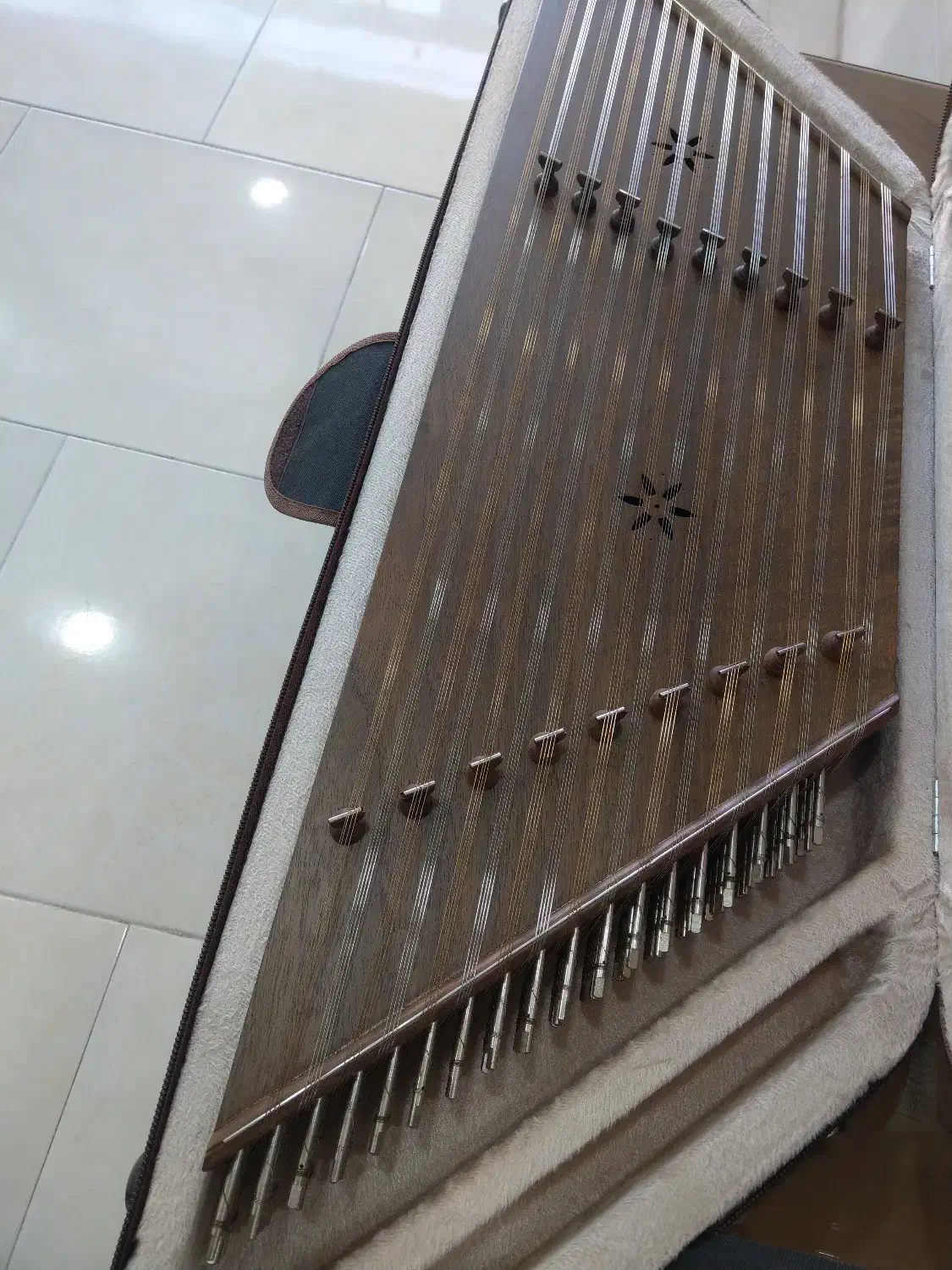 سنتور در حد نو ویژه چوب گردو رنگ طبیعی چوب خرک 72|سازهای سنتی|شیراز, گویم|دیوار