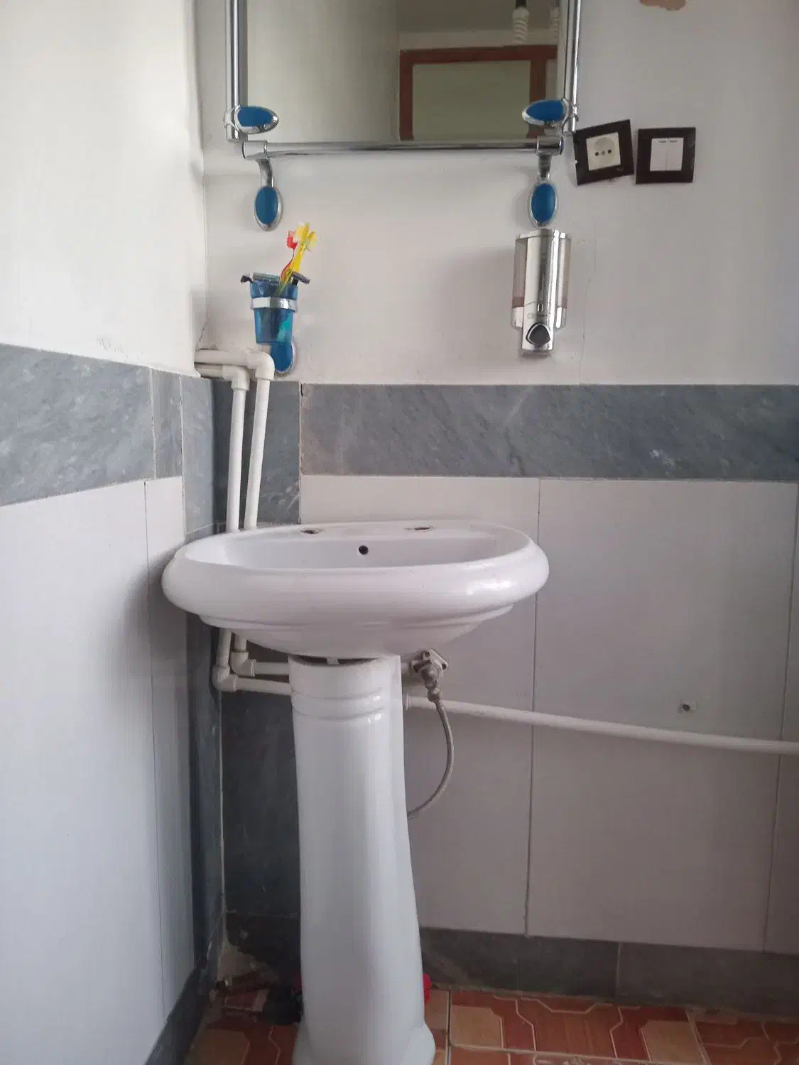 آینه و روشویی|لوازم سرویس بهداشتی|اسلام‌‌آباد غرب, |دیوار