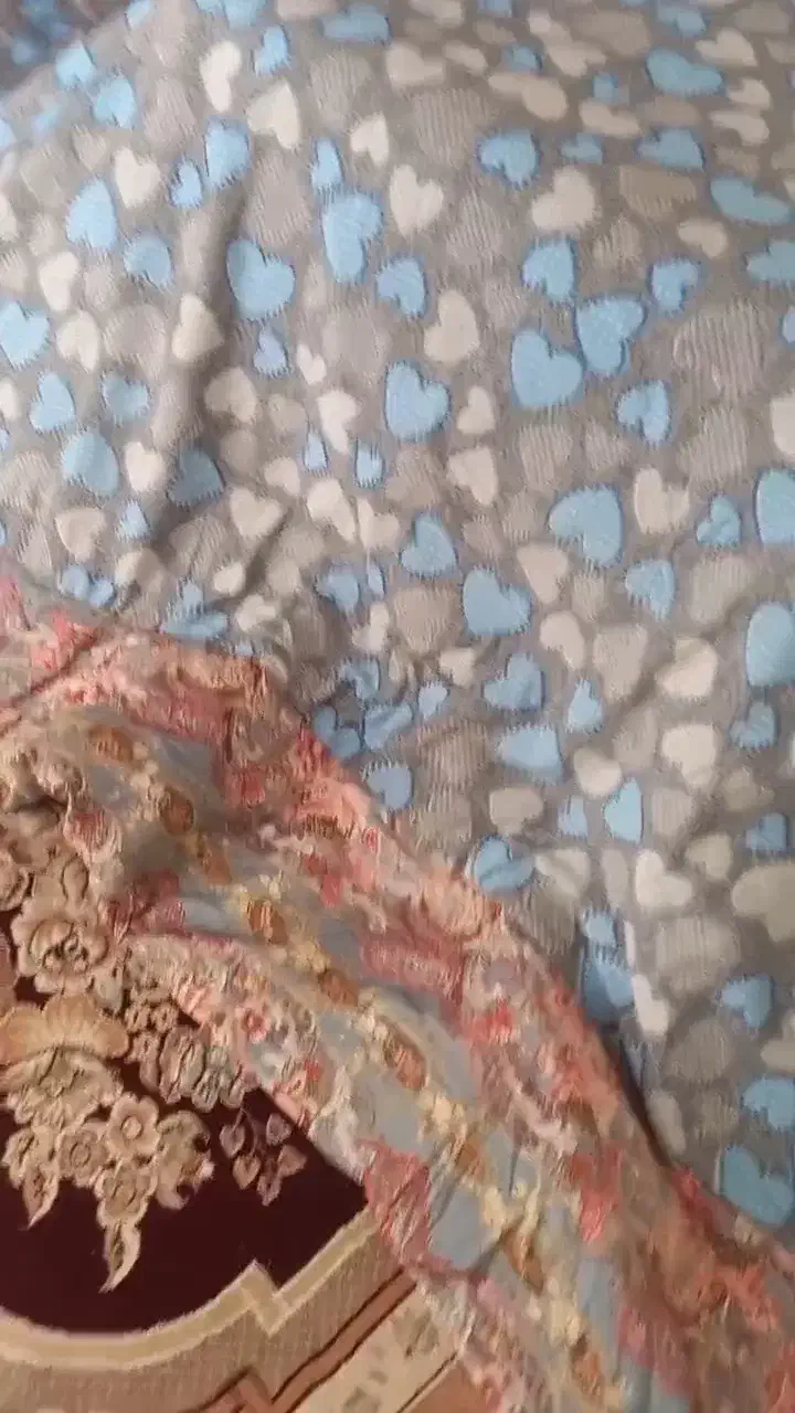 لحاف پشمی  و کرسی|رختخواب، بالش، پتو|ابهر, |دیوار