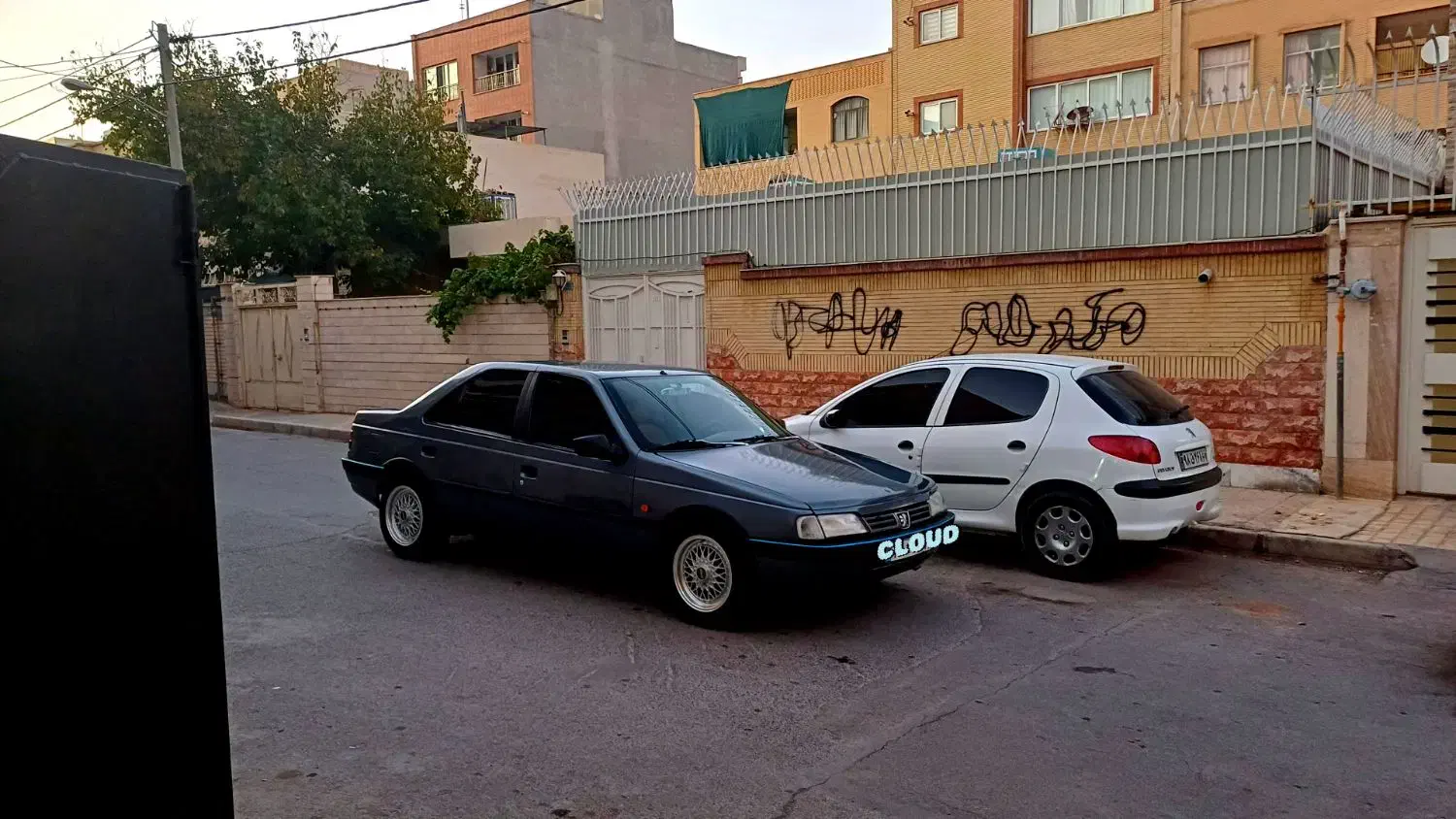 پژو ۴۰۵ مدل ۸۲ انژکتور|خودرو سواری و وانت|شاهین‌شهر, سعدی جنوبی|دیوار