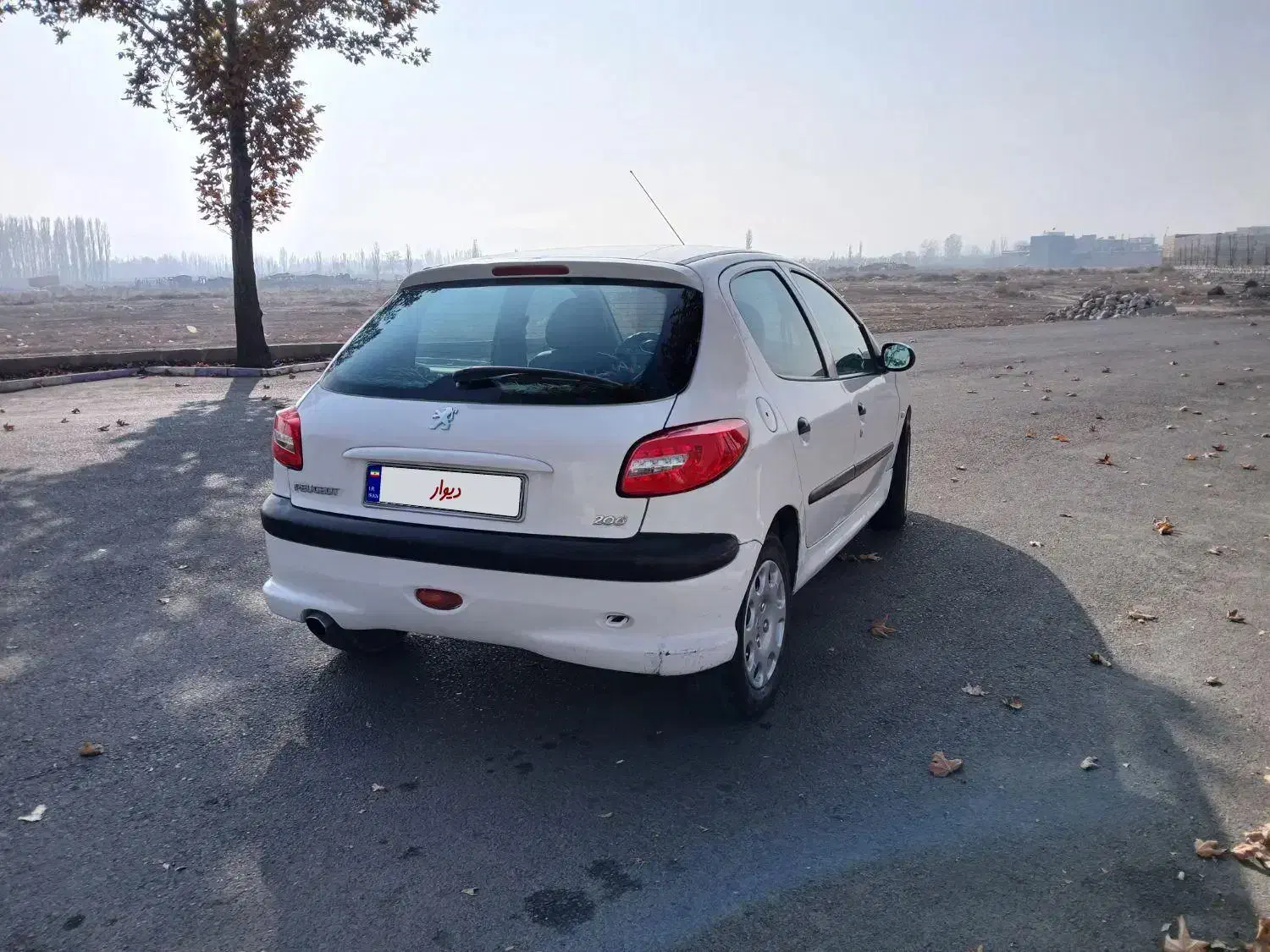 پژو۲۰۶ مدل۸۱ سفیدرنگ فابریک کارخانه|خودرو سواری و وانت|خوی, |دیوار