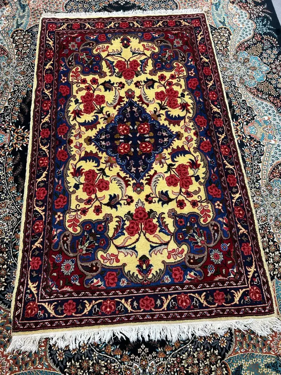 فرش دستبافت 1 در 1/5 گلسرخ|فرش|کرمانشاه, |دیوار