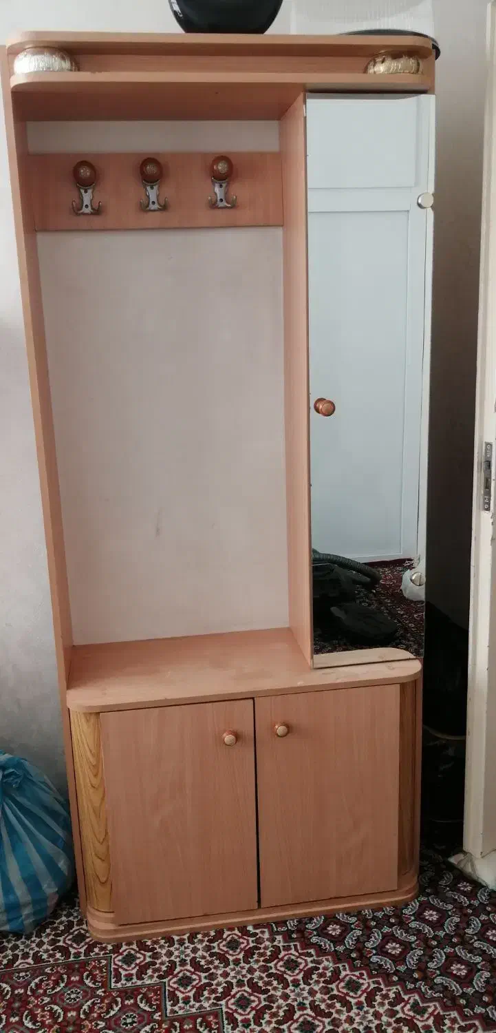 تعدادی وسایل منزل کمد جاکفشی وغیره|حراج|نقده, |دیوار