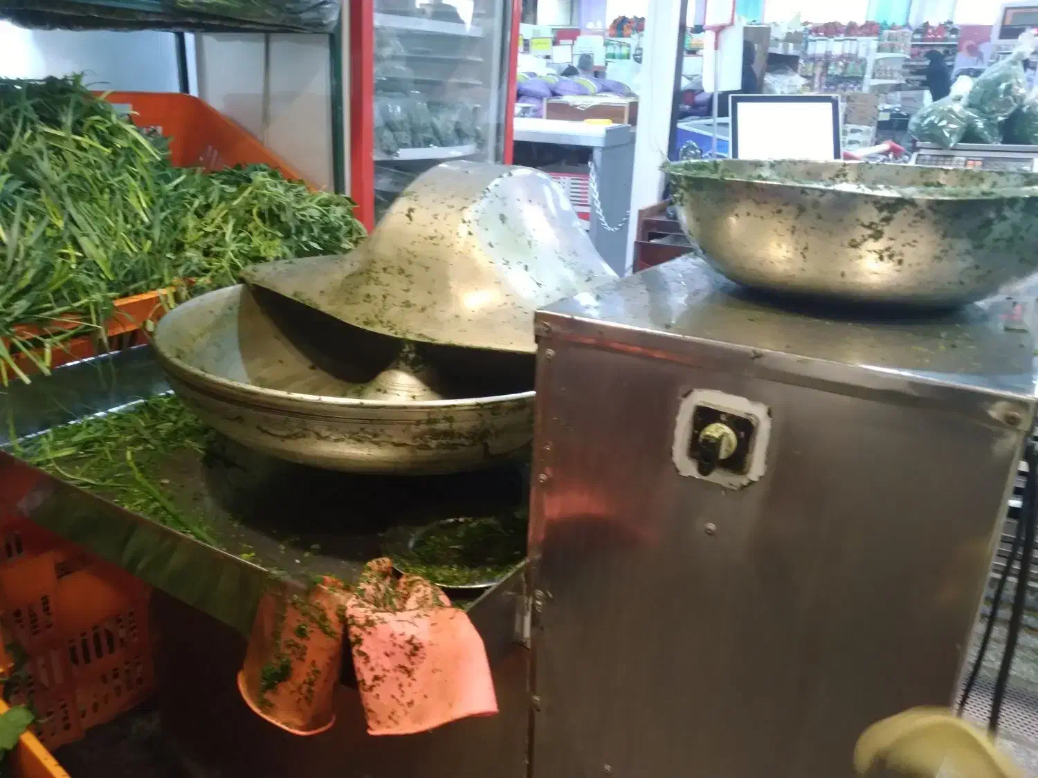 سبزی خردکنی|استخدام خدمات فروشگاه و رستوران|اصفهان, لاله|دیوار