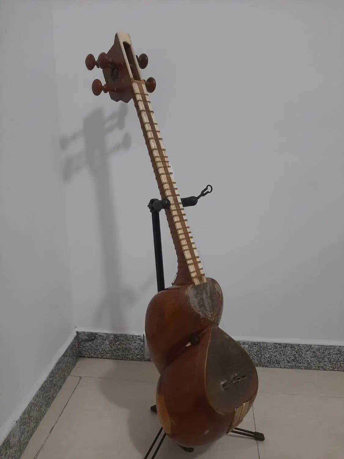 تار مناسب کودکان|سازهای سنتی|تالش, طولارود|دیوار