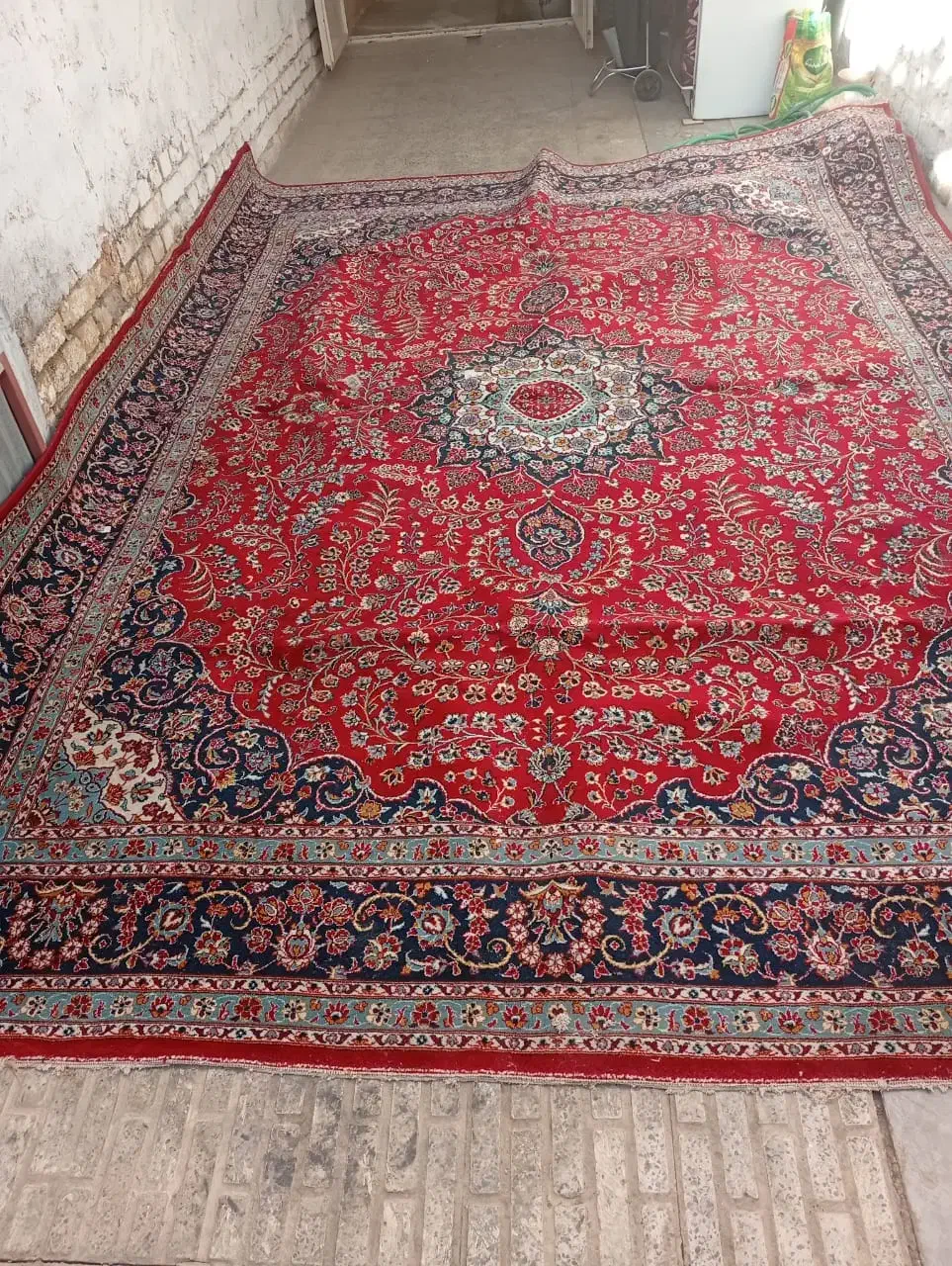 دنبال تخته فرش 12 متری میگردی. به من پیام بده|فرش|قهدریجان, |دیوار