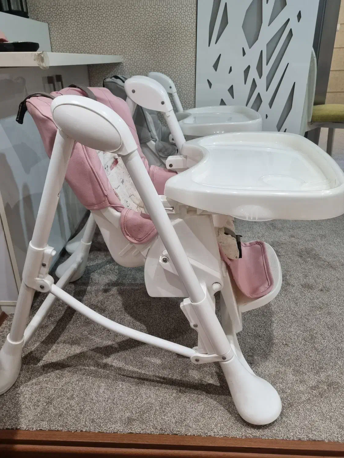 یک  عدد صندلی غذای کودک مارک زوئیه|تخت و صندلی بچه|تبریز, |دیوار