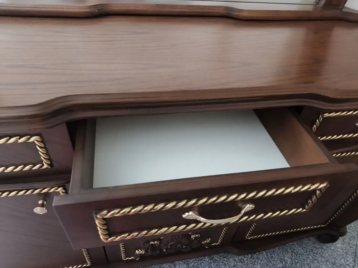 کنسول همراه با آینه|بوفه، ویترین، کنسول|تهران, عباس‌آباد|دیوار