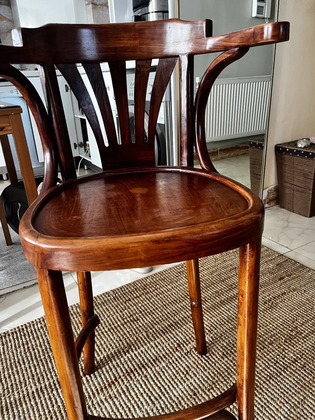 صندلی لهستانی اوپن|صندلی و نیمکت|شیراز, فرهنگ شهر|دیوار