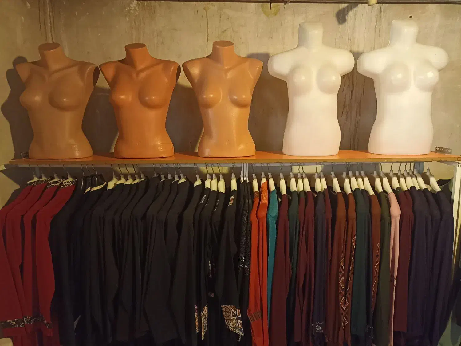 واگذاری اجناس یک مغازه به طورکامل|لباس|مهاباد (آذربایجان غربی), |دیوار