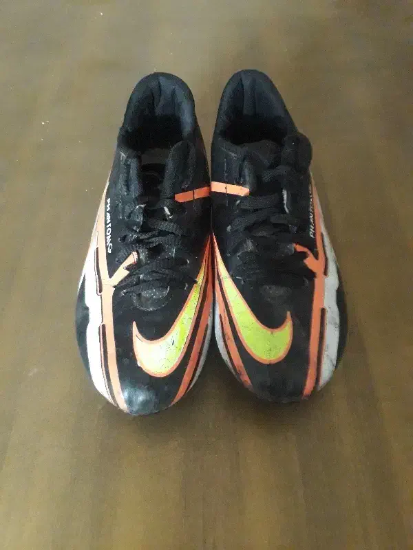 کفش فوتبال|کیف، کفش، کمربند|پاکدشت, پاکدشت (مامازند)|دیوار