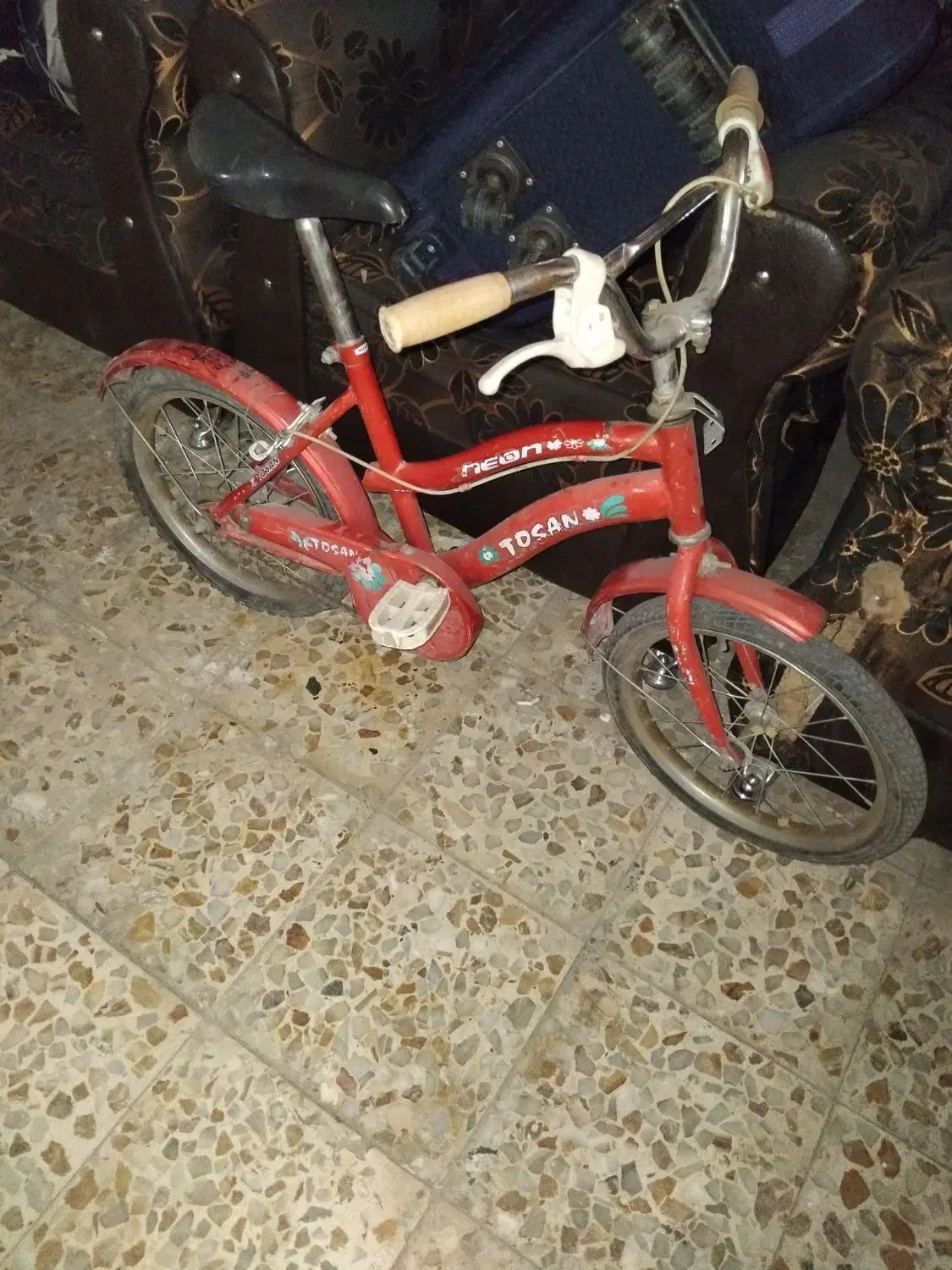 ور‌ور|اسباب و اثاث بچه|خمیر, |دیوار