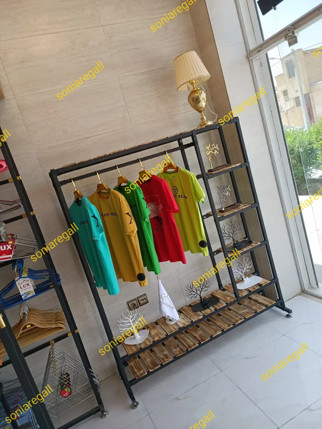 رگال لباس کد ۲۱۸۰|بندرخت و رخت‌آویز|اصفهان, پوریای ولی|دیوار