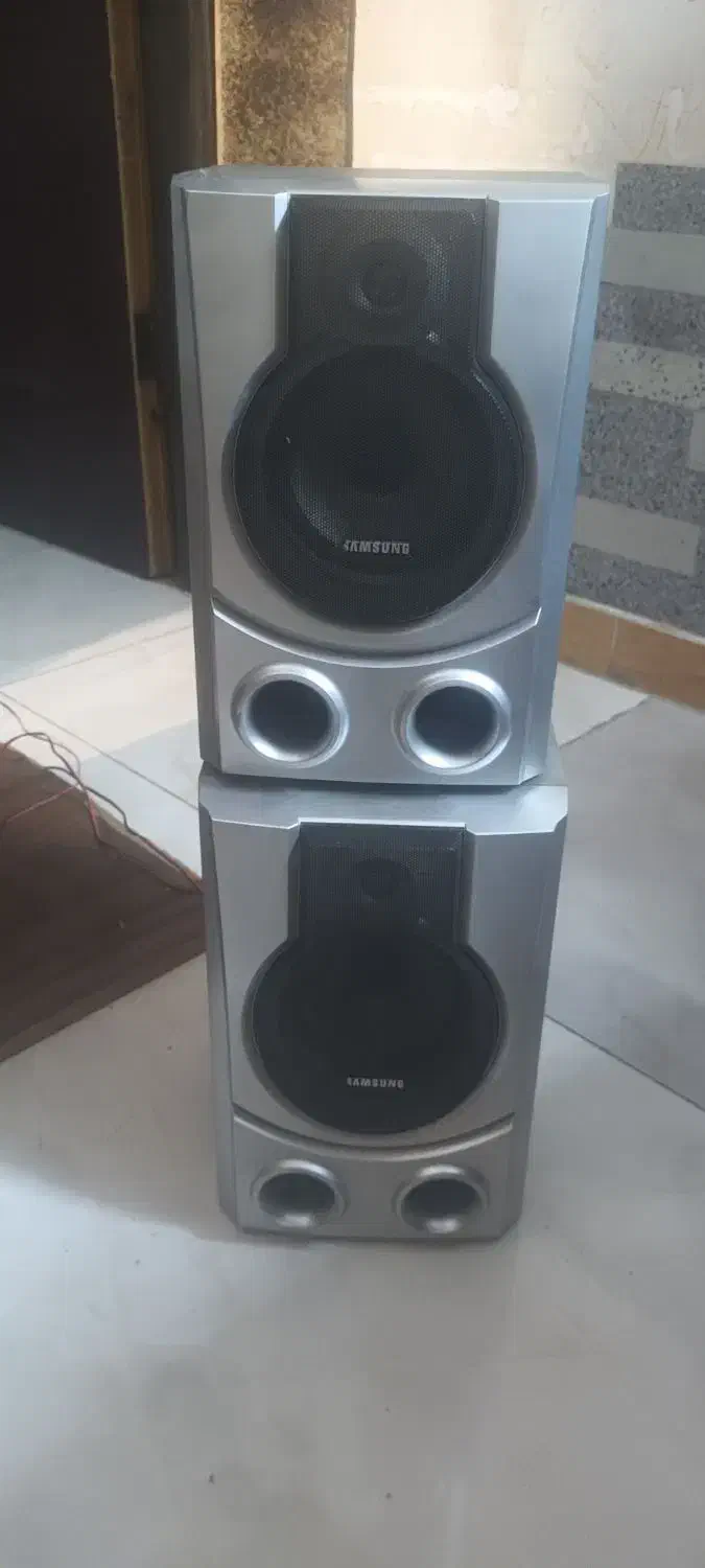 یک جفت باند اصلی سامسونگ|سیستم صوتی خانگی|رشت, آب و برق|دیوار