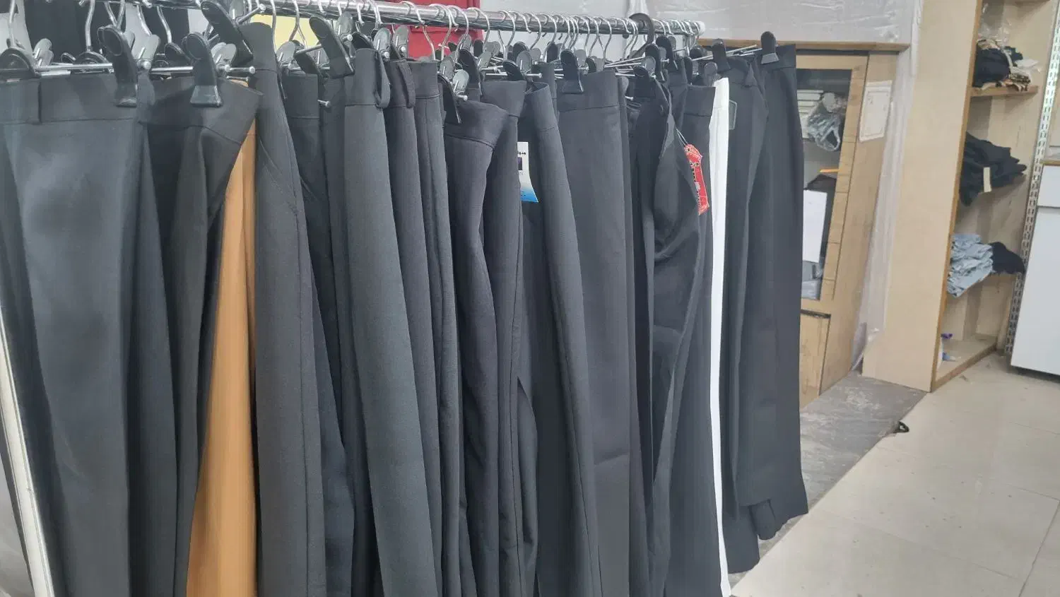 فروش یکجا بدلیل جمع آوری|لباس|اهر, |دیوار