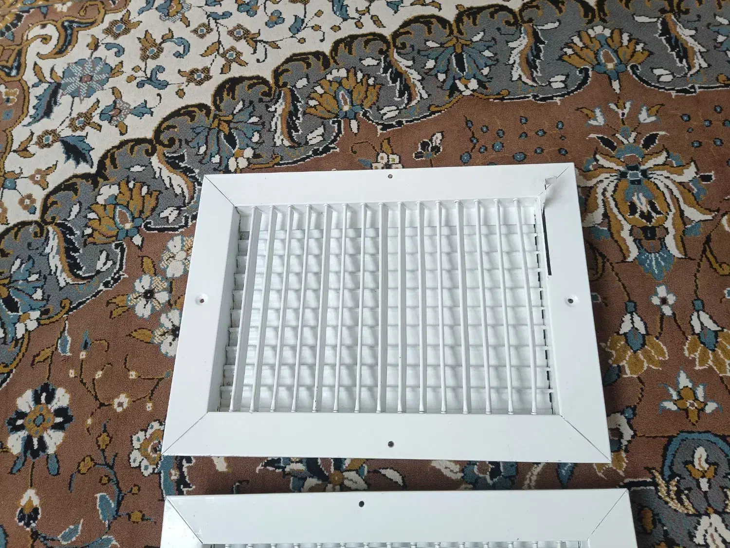 دریچه کولر|کولر آبی|شیراز, شهرک نیروی انتظامی|دیوار