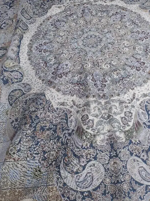 فرش گمشده|اشیا|اصفهان, رزمندگان|دیوار