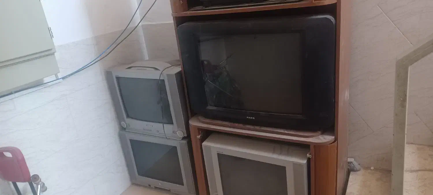 تلوزیون۲۱ اینچ|تلویزیون و پروژکتور|یزد, |دیوار