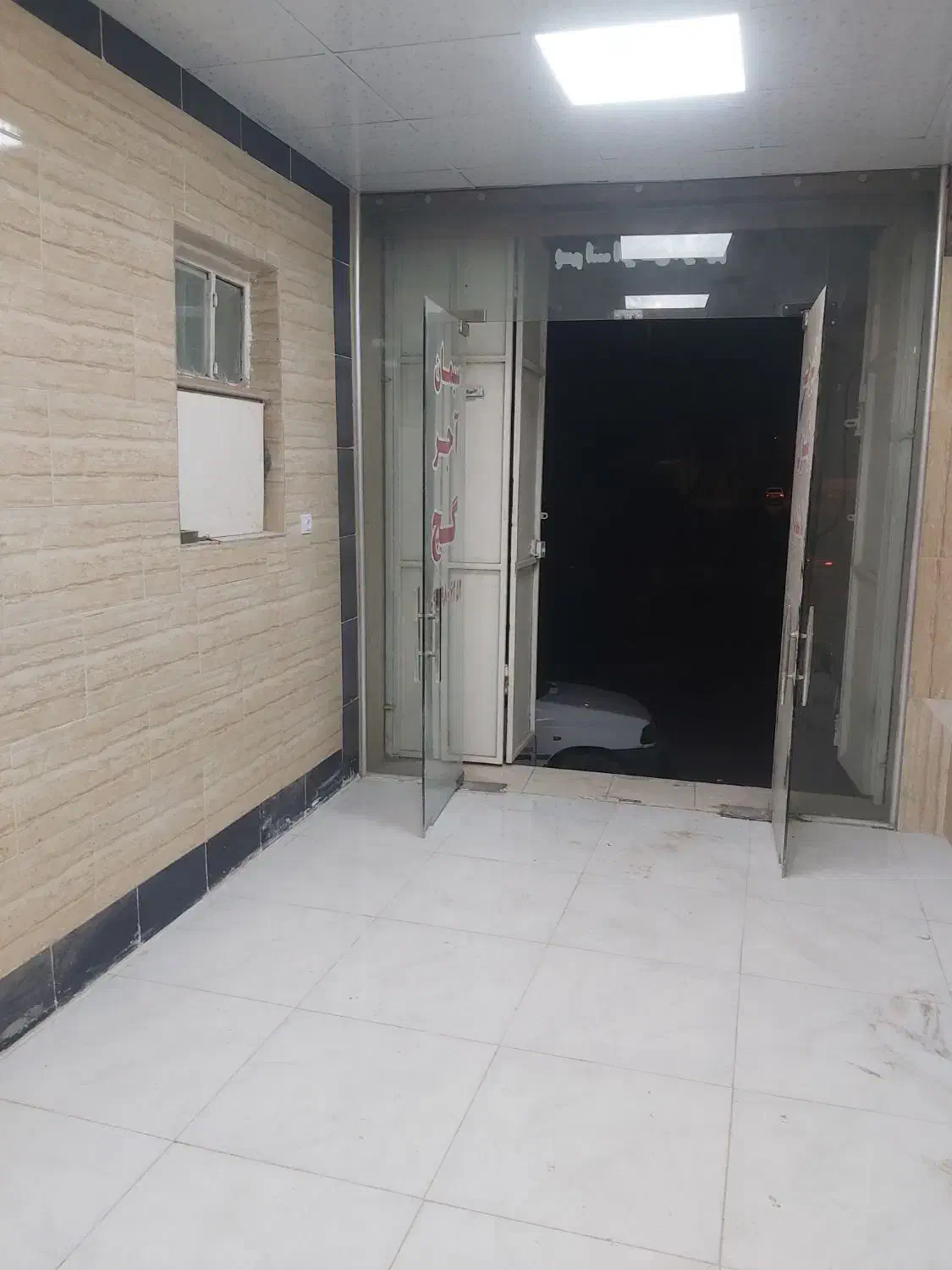 اجاره مغازه 25 متری وکارگاه 135 بر بلوار امام حسین|اجارهٔ مغازه و غرفه|بندرعباس, |دیوار