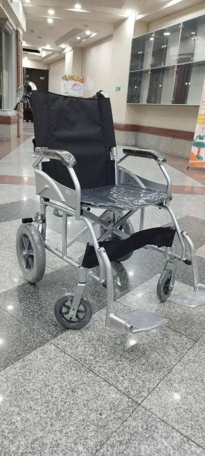 ویلچر طوسی مشکی بدنه آلومینیم چرخ ۱۲ ژله ای آکبند|آرایشی، بهداشتی، درمانی|تهران, ستارخان|دیوار