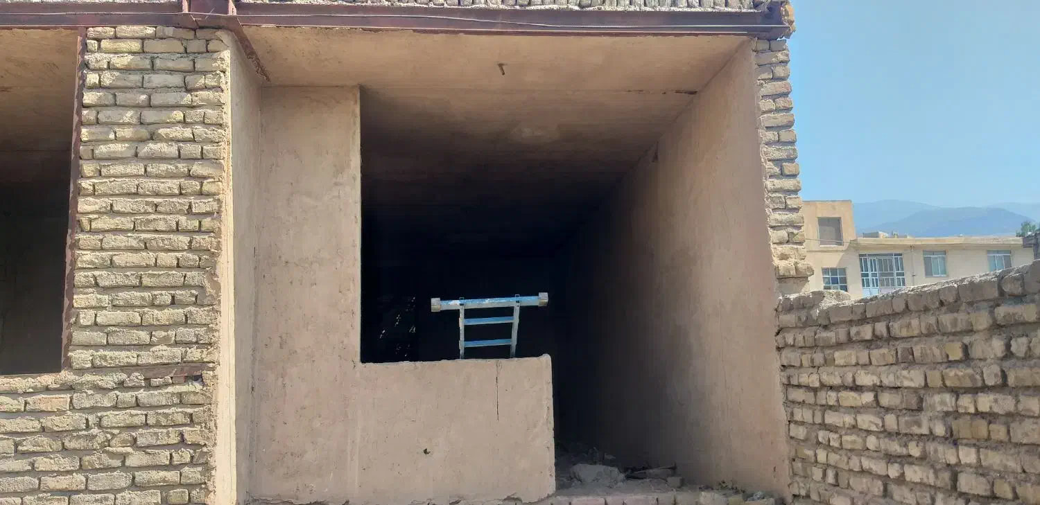 زمین ۲۴۶ متری با بنای نیمه‌کاره منجیل|فروش زمین و ملک کلنگی|منجیل, |دیوار