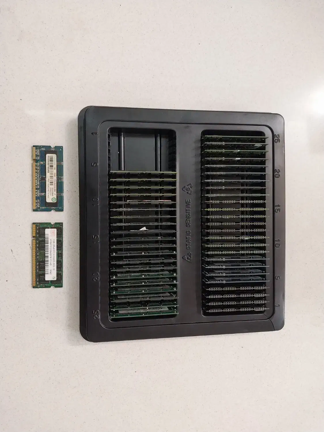 رم لپتاپی ۱ گیگ ddr2|قطعات و لوازم جانبی رایانه|تهران, هفده شهریور|دیوار