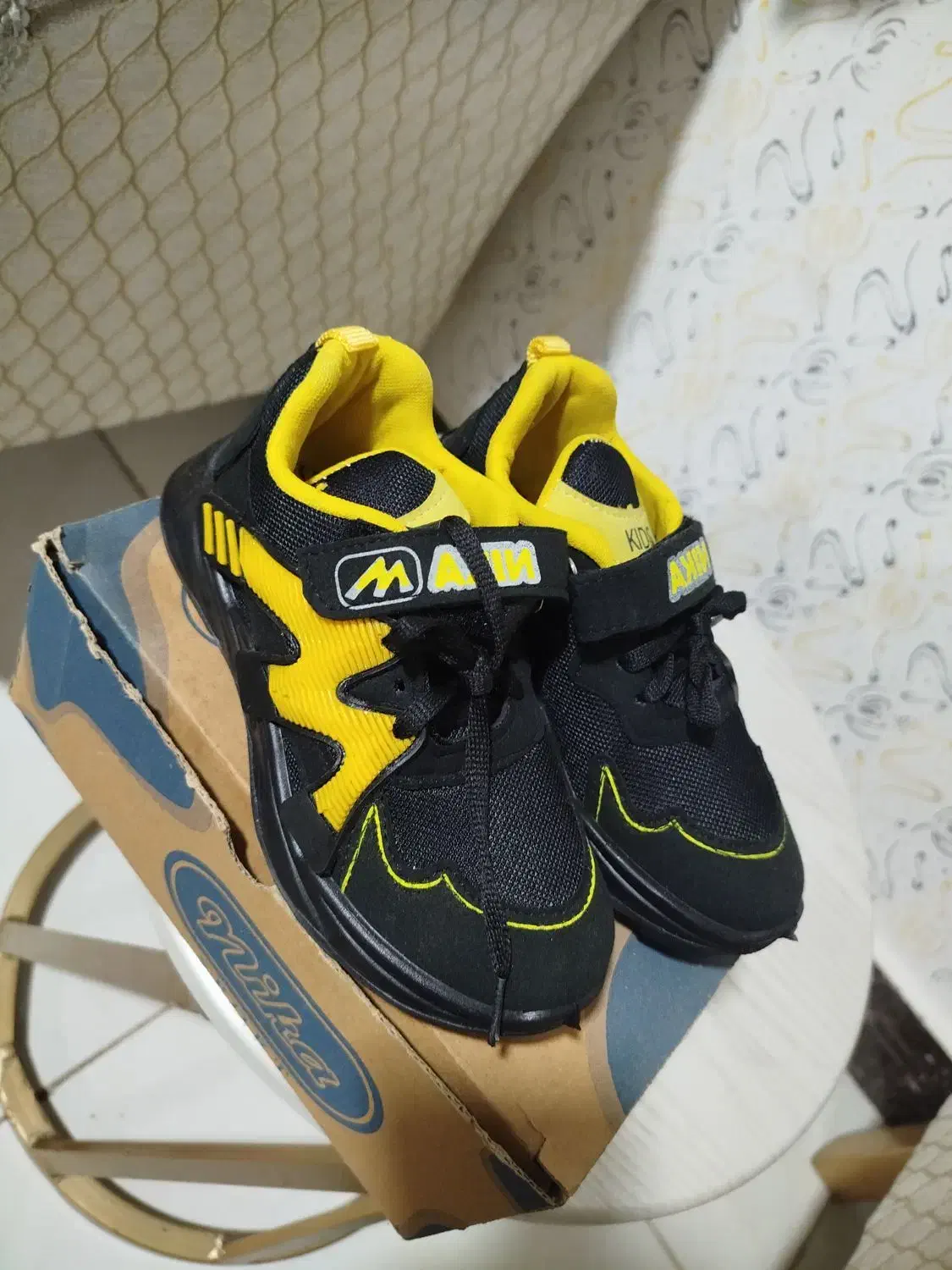 کفش|کیف، کفش، کمربند|بیرجند, |دیوار