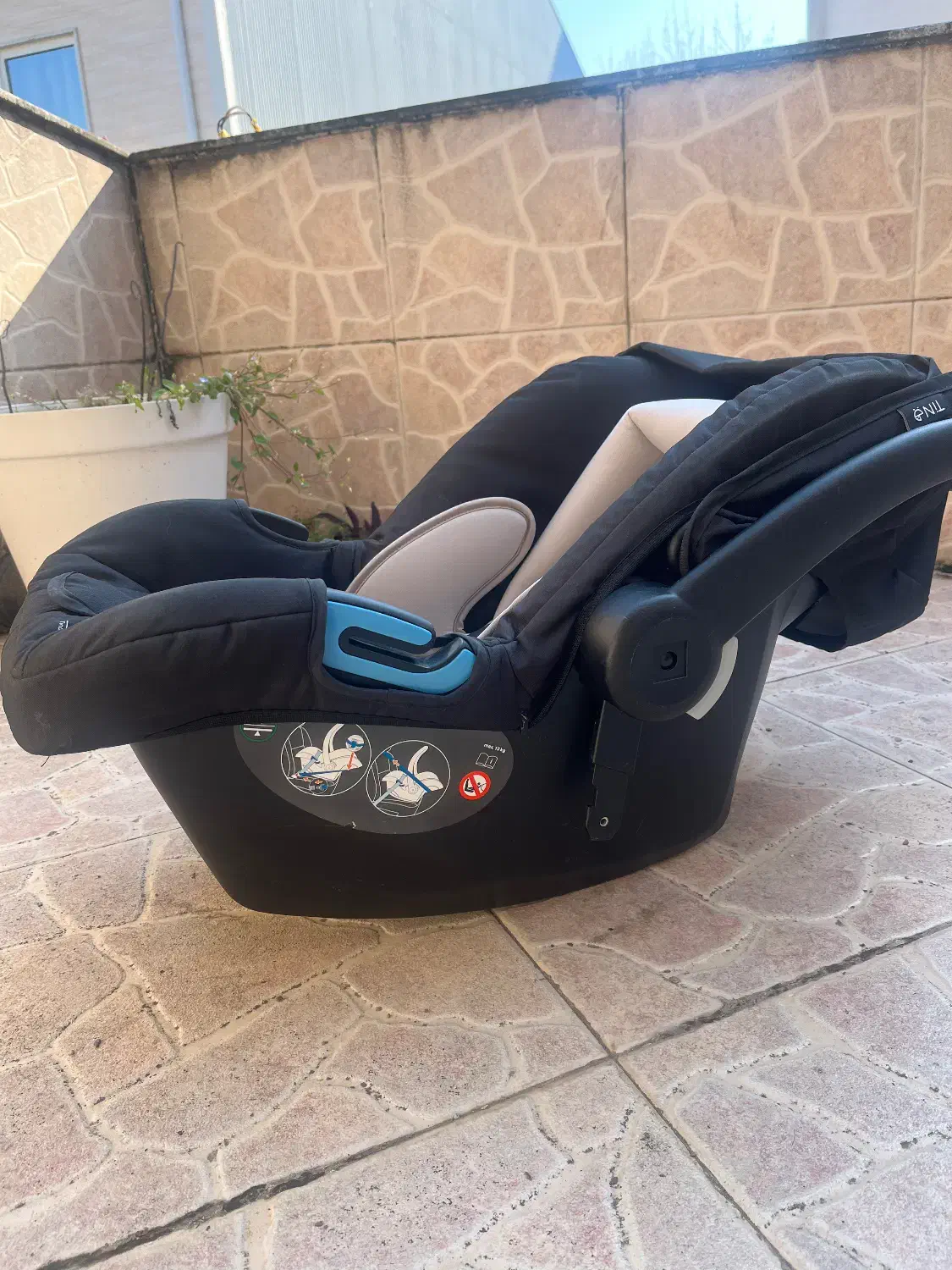 کریر تیتو|کالسکه و لوازم جانبی|رشت, رشتیان|دیوار