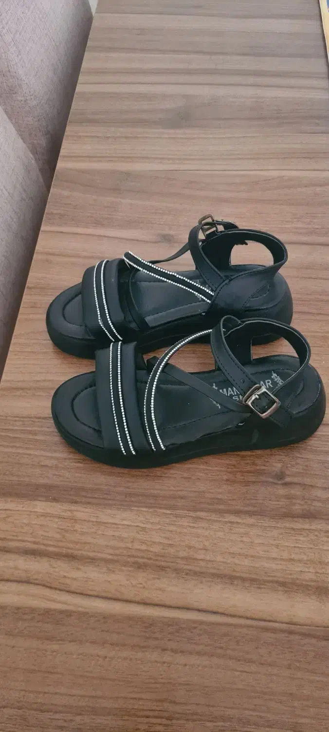 فروش تعدادی صندل جفتی 250به صورت عمده|کیف، کفش، کمربند|شیراز, لاله|دیوار