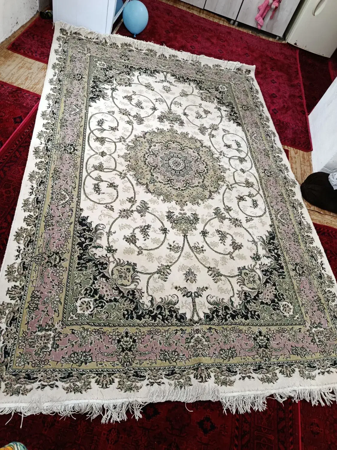 ۲عدد فرش ۶ متری شسته شده جفت شبیه هم هستن|فرش|صومعهسرا, |دیوار