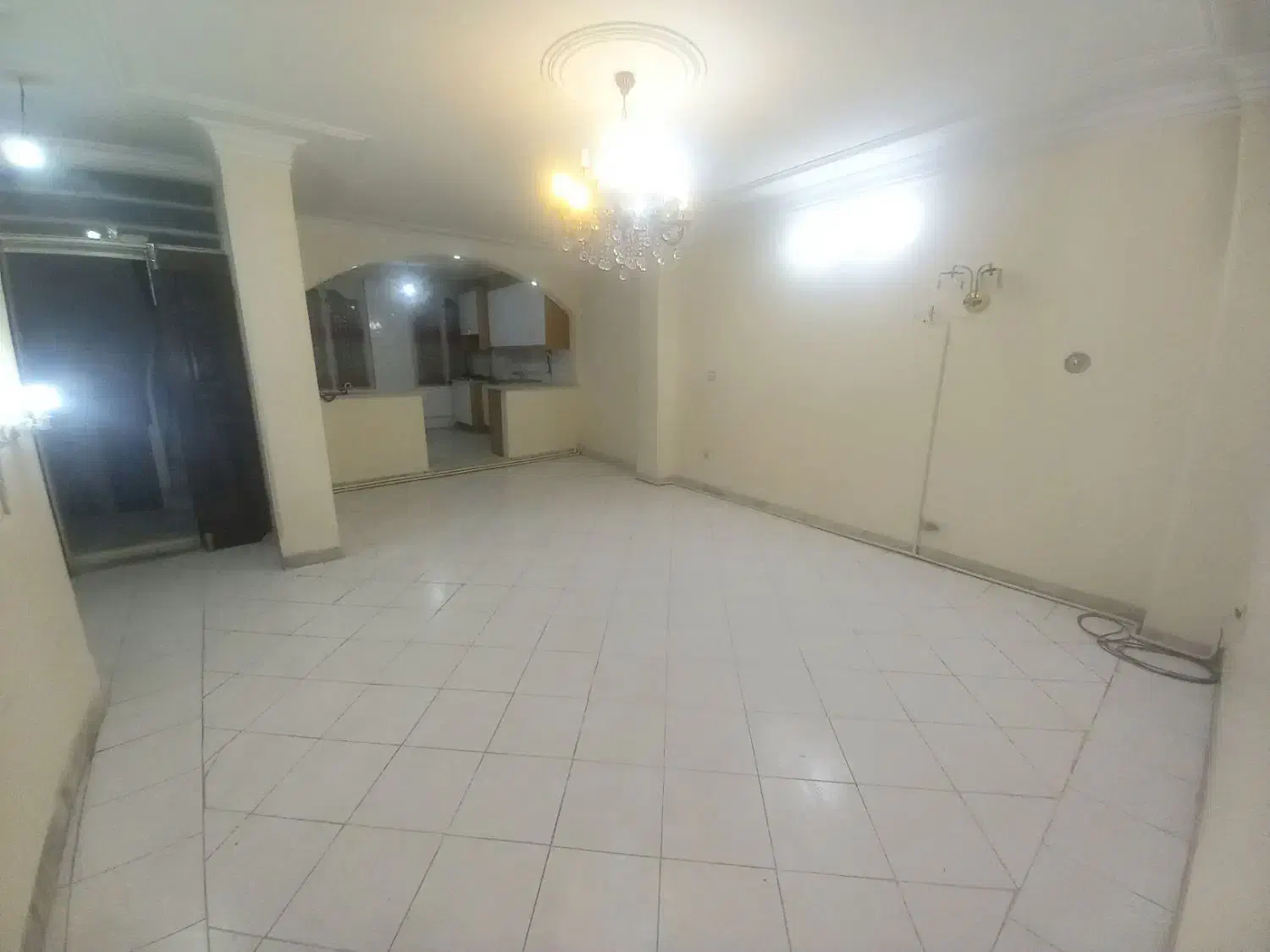 ۸۵ متر  *تک واحدی * مترو شادمان*  تخلیه