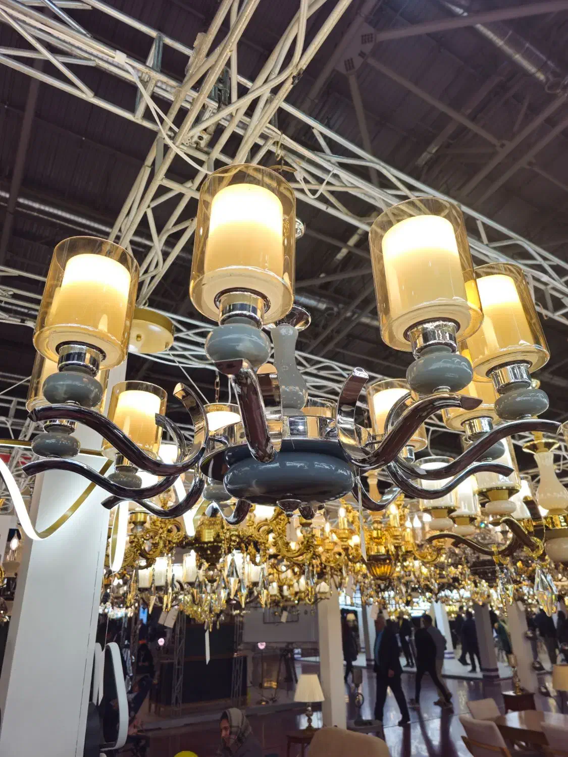 لوستر برنزی اصل با سنگ آبکاری نقره کروم|لوستر و چراغ آویز|اصفهان, رسالت|دیوار