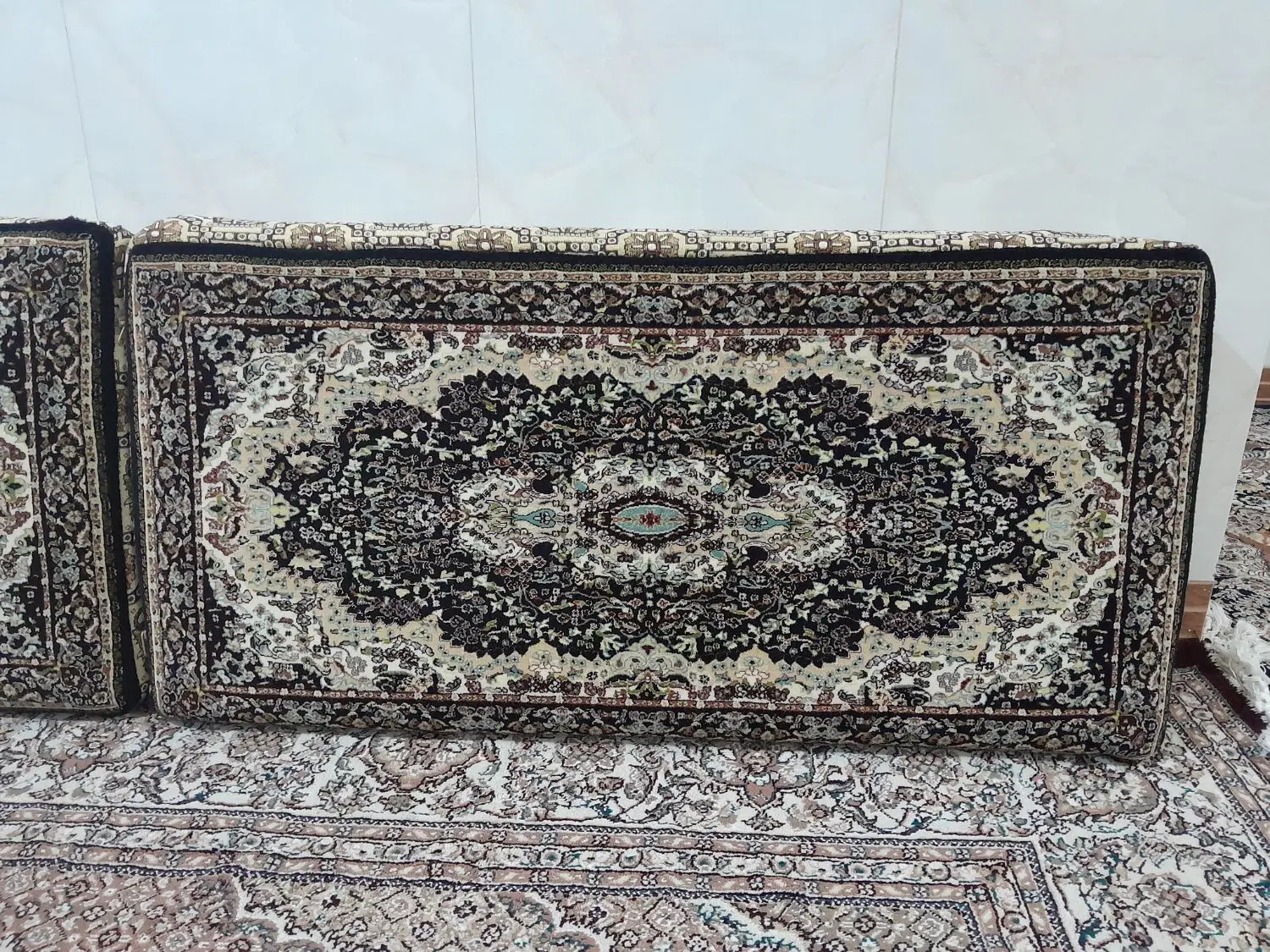 پشتی|پشتی|لالجین, |دیوار
